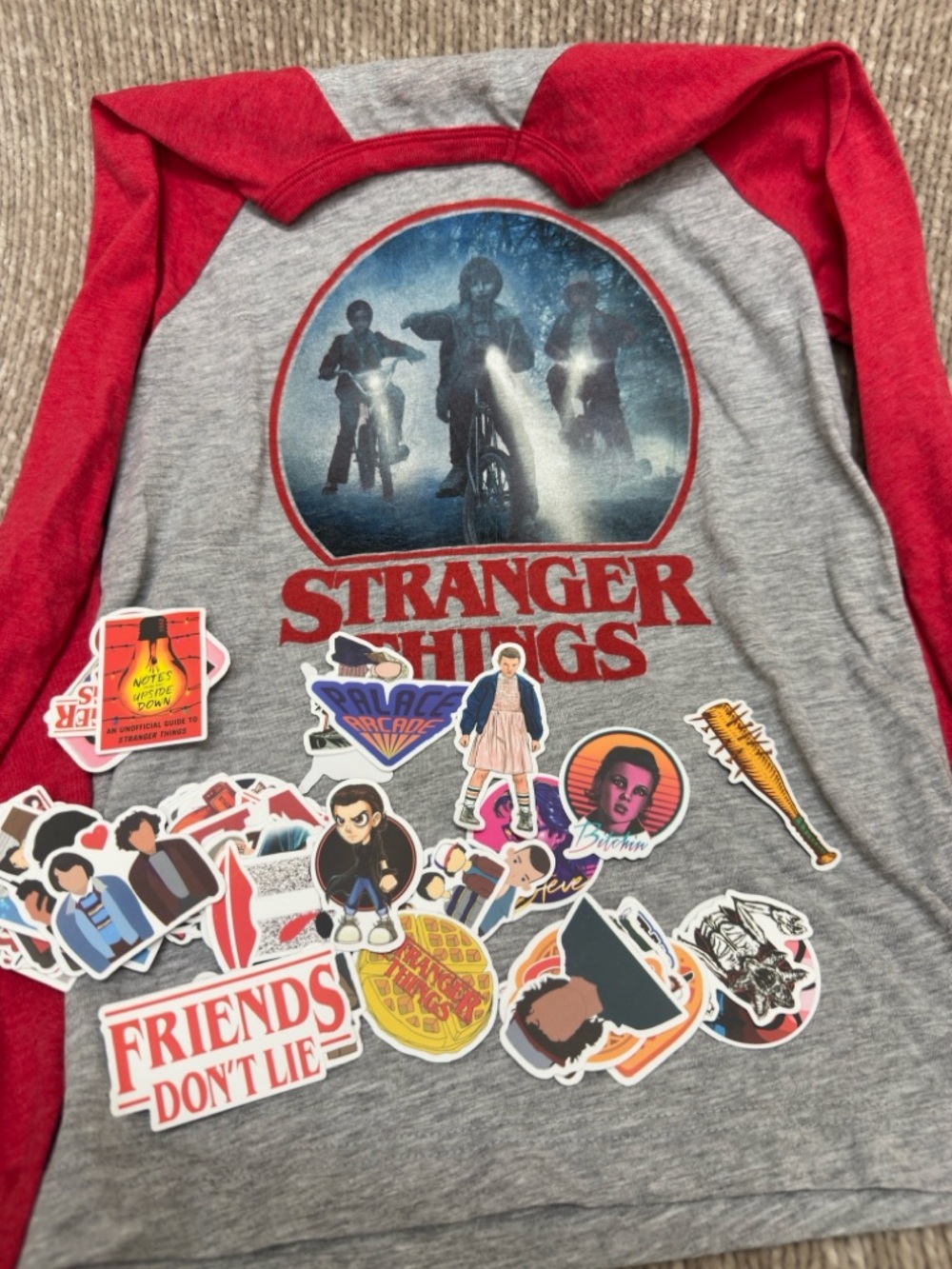 Stranger Things Netflix long sleeve tee size Medium 10/12 Unisex with Stickers